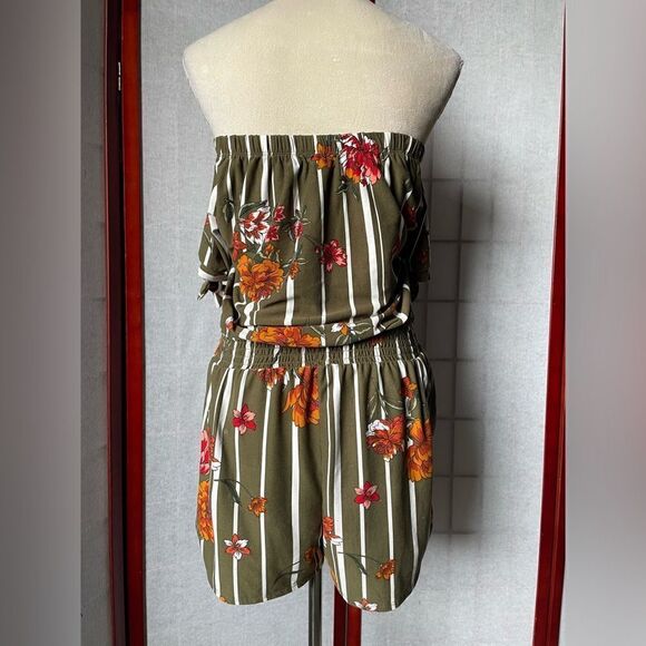 Derek Heart Green & White Striped Floral Romper w/Pockets (Junior’s XL) - Picture 3 of 11